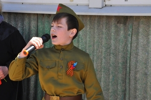 Администрация Свердловска организовала для ветеранов войны персональные концерты