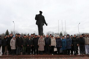 Жители Стаханова почтили память легендарного шахтера в 118-ю годовщину со дня его рождения