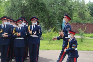 Последний звонок прозвучал для седьмого выпуска Луганского кадетского корпуса