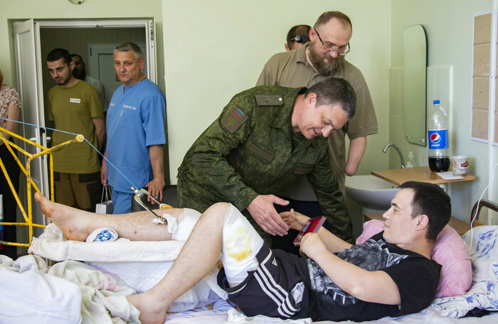 Награждение раненых защитников ЛНР, Луганск, 11 июня 2022 года