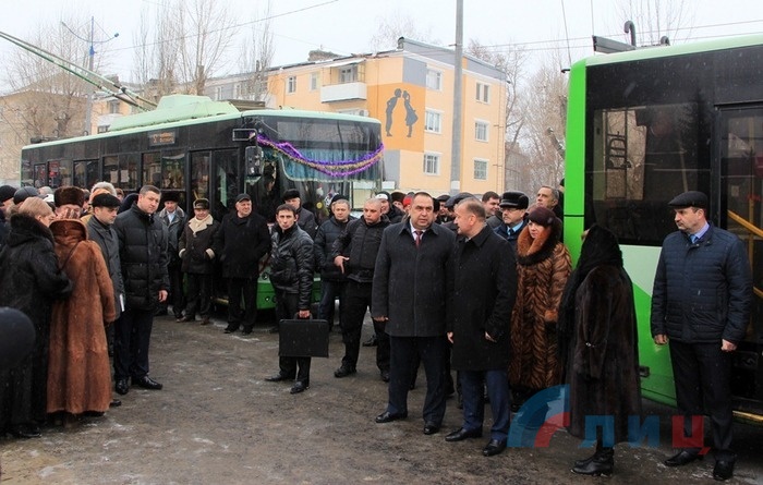 Торжественное открытие нового путепровода по ул. Советской, Луганск,  26 декабря 2016 года