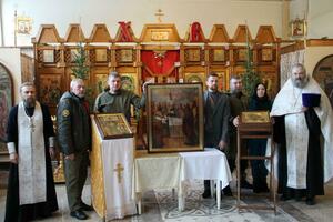 Новосибирские волонтеры отреставрировали три православные иконы из ЛНР