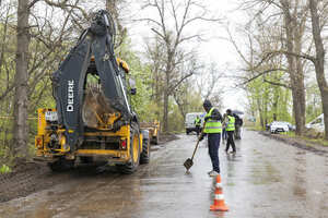 Волгоградские специалисты восстановят пять км дорог в районе Валуйского и Ольхового