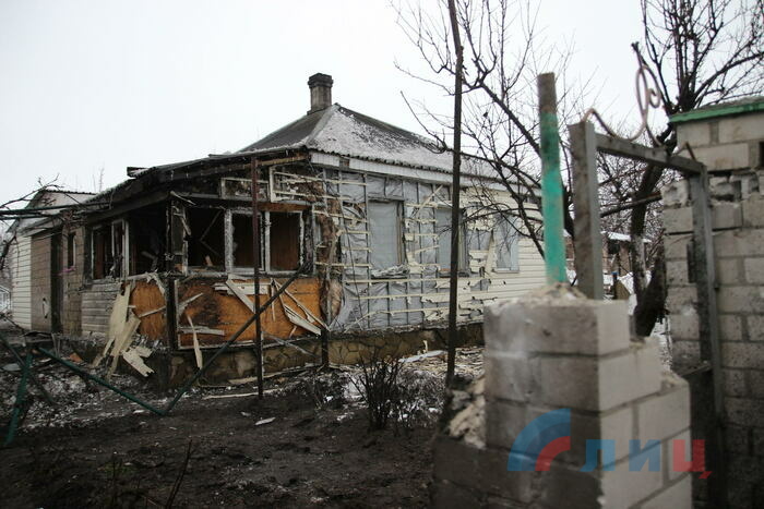 Последствия обстрела со стороны ВСУ, Кировск, 11  января 2020 года