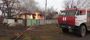 Пожар уничтожил оставленный хозяевами дом в Тошковке