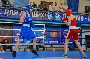 Почти 150 боксеров участвуют в первенстве ЛНР среди юношей и юниоров в Луганске
