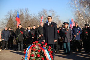 Глава ЛНР в 79-ю годовщину освобождения Луганска почтил память советских воинов