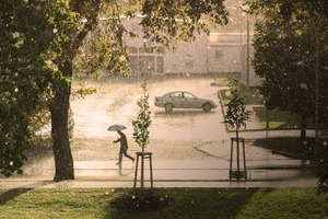 Сильный дождь, гроза, град и штормовой ветер ожидаются в ЛНР 28 июля