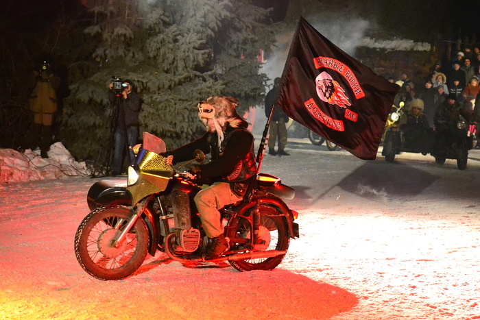 Новогоднее байкшоу "Ночных волков" в Луганске, 2 января 2015 года