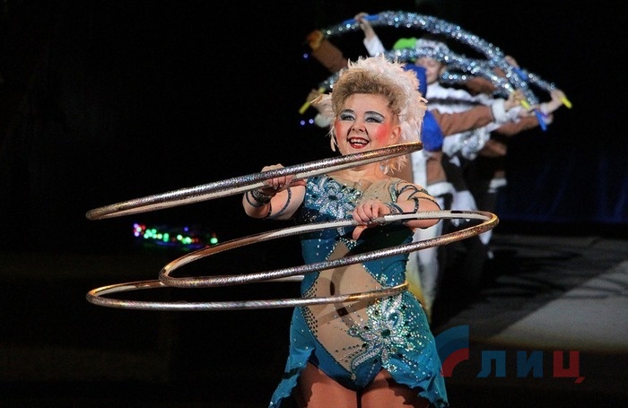 Открытие новогодней программы "Главная елка Республики" в Луганском цирке, Луганск, 28 декабря 2016 года