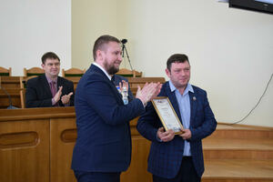Народный Совет ЛНР наградил водителя самой креативной маршрутки Луганска