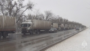 Очередной конвой МЧС РФ доставил в ЛНР 200 тонн продуктов питания