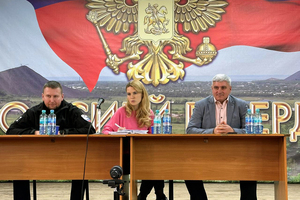 Мирошниченко и Лантратова обсудили с жителями Беловодска создание местного отделения ЕР