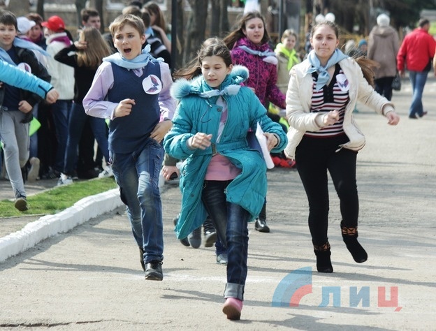 Второй детский городской фестиваль "Птица в ладошке", Луганск, 1 апреля 2016 года
