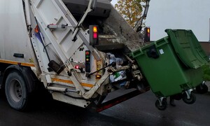 Новая коммунальная техника улучшила ситуацию с вывозом мусора в Краснодонском районе