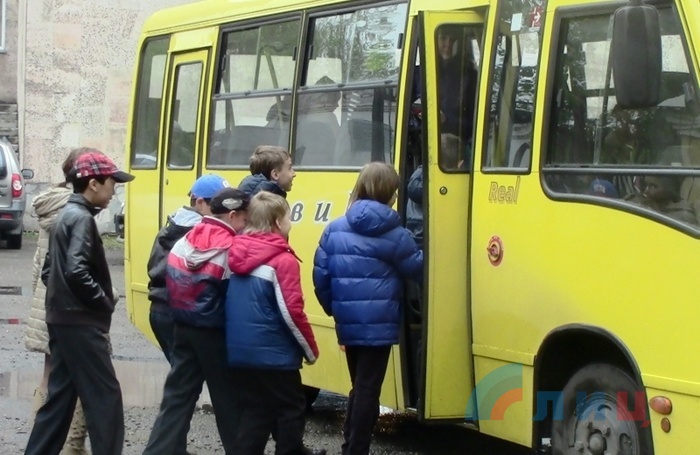Школьники_автобус.jpg