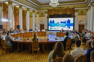 Представители властей и молодежь ЛНР на круглом столе обсудили борьбу с экстремизмом