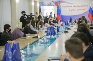 Власти и педагоги ЛНР договорились совершенствовать патриотическое воспитание