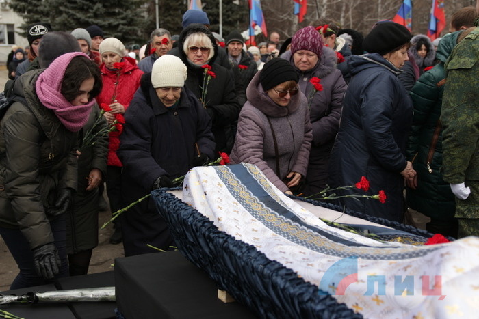 Церемония прощания и похороны погибшего защитника ЛНР, Кировск, 31 января 2020 года