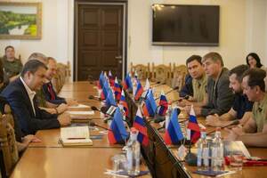 Глава ЛНР провел встречу с представителями партии "Единая Россия"