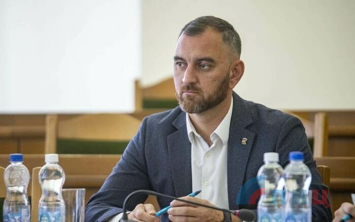 Принятие Народным Советом закона о референдуме по вопросу вхождения ЛНР в состав РФ, Луганск, 20 сентября 2022 года
