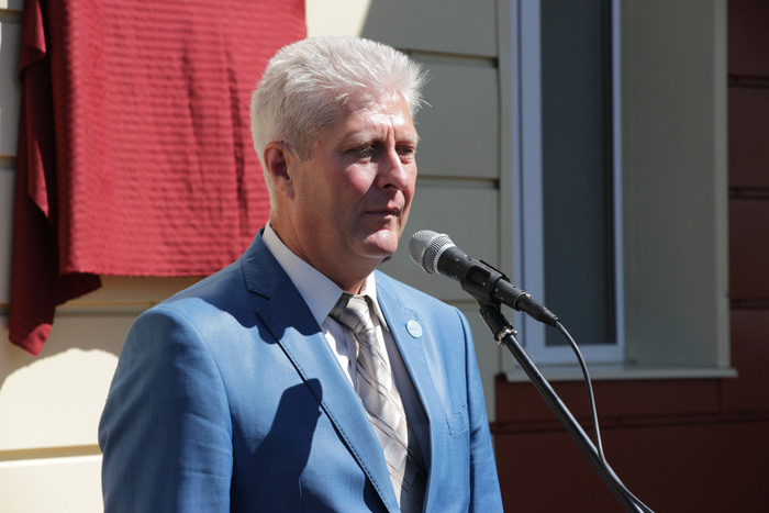Церемония открытия мемориальной доски первому председателю Совмина ЛНР Геннадию Цыпкалову, Хрящеватое, 21 июня 2018 года