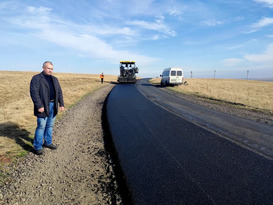 Сибирские специалисты построили дорогу на месте разбитого полотна в Свердловском районе