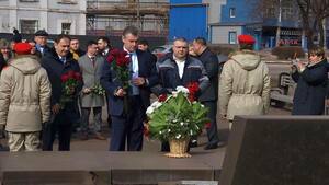 Лидер ЛДПР в Алчевске почтил память металлургов, погибших в ходе СВО