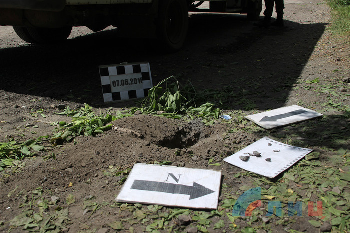 Последствия обстрела поселка Голубовский Кировского горсовета, 7 июня 2018 года