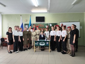 Открытие "Парты Героя" в честь защитника Донбасса состоялось в алчевском лицее