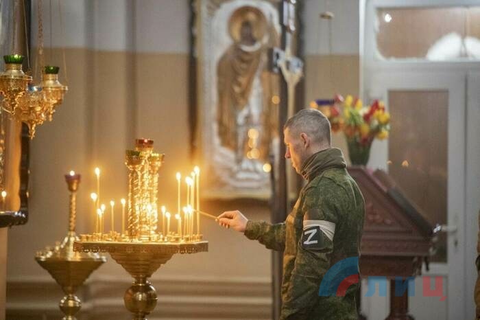 Пасхальные службы в храмах в Рубежном и Варваровке, 24 апреля 2022 года