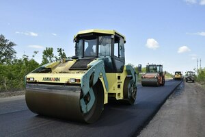 Дорожники планируют к августу завершить ремонт трассы Р-66 от Луганска до Орехово