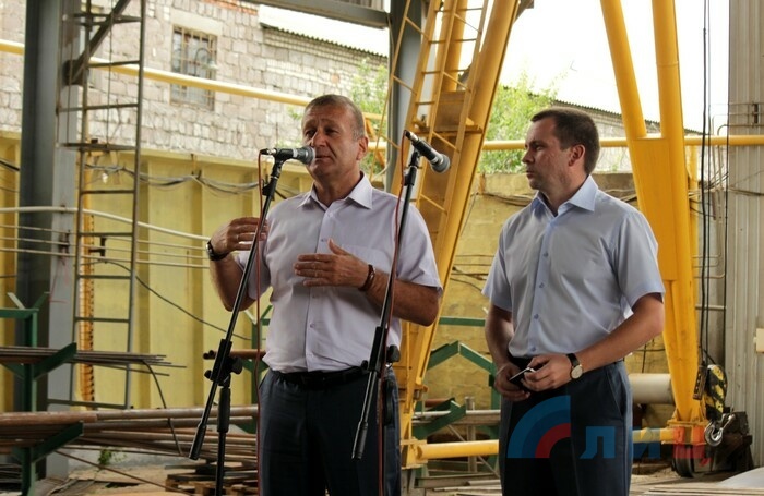 Встреча главы администрации г.Луганска М.Пилавова с работниками завода "Маршал", 18 августа 2015 года