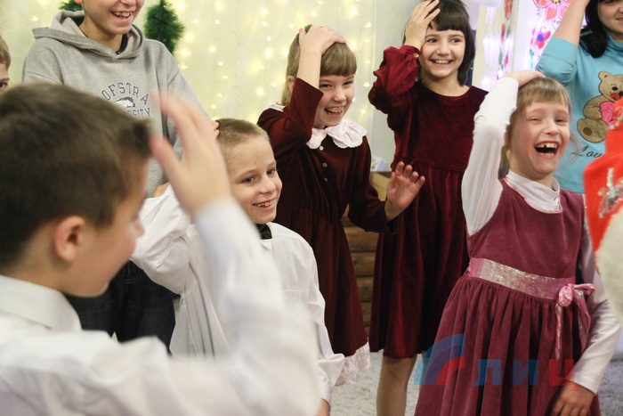 Новогодний утренник в Луганском детдоме №1, Луганск, 27 декабря 2015 года