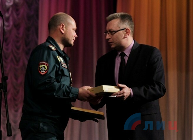 Награждение лауреатов Республиканского молодежного конкурса "Достояние Республики", Луганск, 16 декабря 2015 года