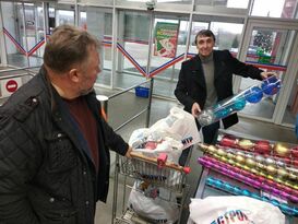 Московские общественники помогли оформить к Новому году ЛУВО "Восток"