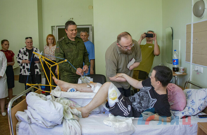 Награждение раненых защитников ЛНР, Луганск, 11 июня 2022 года