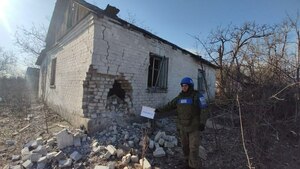 ВСУ обстрелом повредили 2 домостроения и ЛЭП в Молочном, без света 16 жилых домов – СЦКК