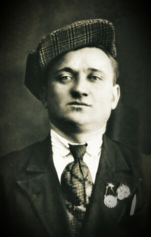 Гулида Федор Васильевич (1919 - 1944). После ранения был признан не годным к строевой службе, однако добровольно вернулся на фронт. Погиб в ходе освобождения Эстонии.
