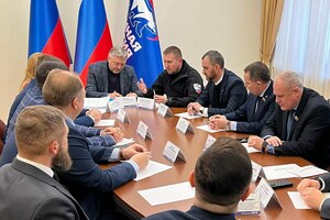 Сенатор и депутат Госдумы обсудили с парламентариями ЛНР вопросы переходного периода