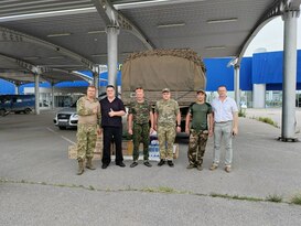 Ульяновское отделение СРЗП передало два автомобиля и гумпомощь военнослужащим в ЛНР