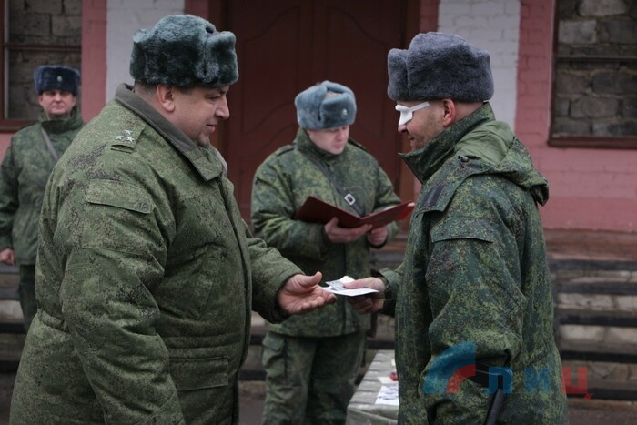 Награждение защитников Желобка и Фрунзе, поселок Донецкий, 31 декабря 2017 года