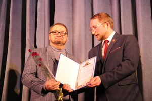 Врио главы ЛНР присвоил почетные звания артистам Луганского театра кукол