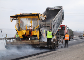 Дорожники завершают ремонт основной трассы между Луганском и Донецком – Хуснуллин