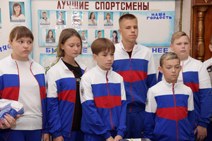 Минспорта Хакасии передало инвентарь для юных спортсменов Свердловска