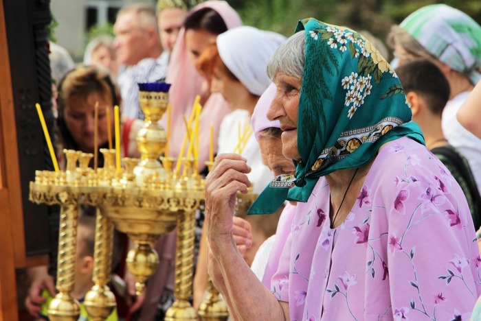 Богослужение и Крестный ход в храме в честь иконы Божией Матери "Умиление", Луганск, 10 августа 2016 года