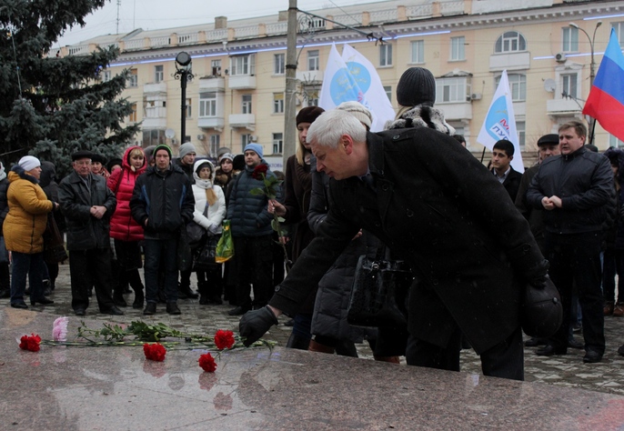 Акция, посвященная Дню памяти журналистов, погибших при исполнении профессиональных обязанностей, Луганск, 15 декабря 2015 года