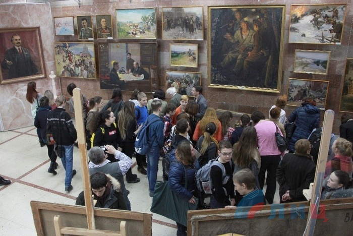 Выставка "История края в изобразительном искусстве" в краеведческом музее