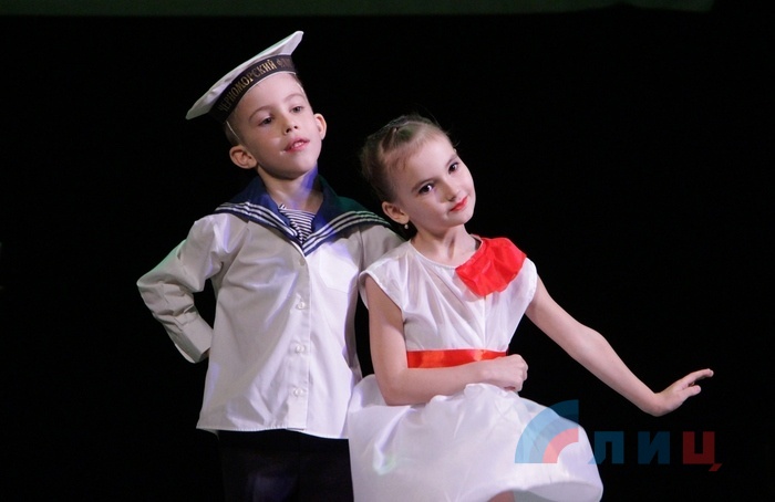 Открытие первого фестиваля-конкурса танцевальных шоу "Осенние арабески", Луганск, 21 октября 2017 года