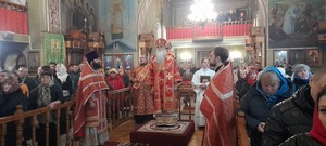Пасечник и Мирошниченко доставили Благодатный огонь на праздничное богослужение в Ровеньки